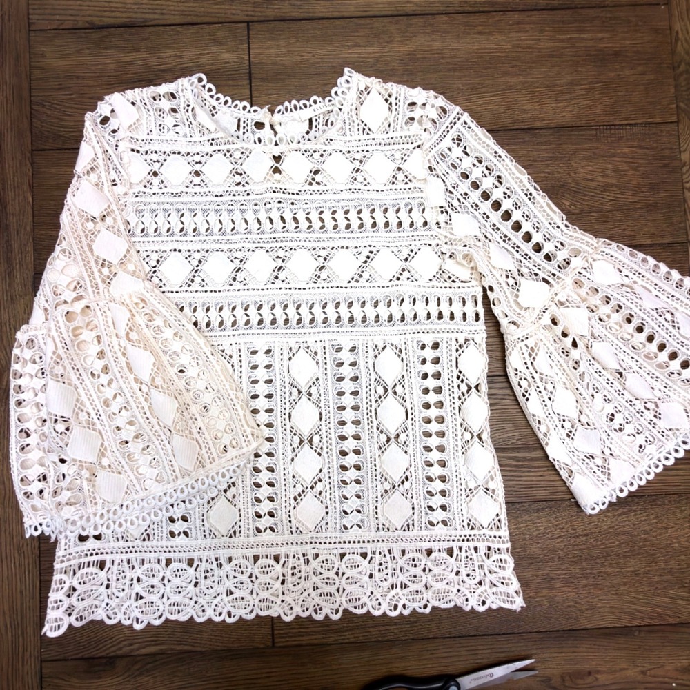 Ellison Womens Cream Geometric Lace Bell Sleeve Blouse Top Size L Boho Scalloped
